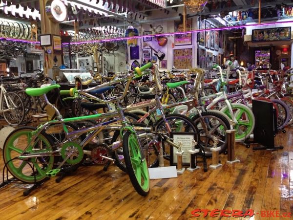 299/A - Bicycle Heaven, USA