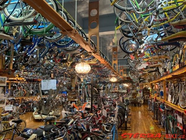 299/A - Bicycle Heaven, USA