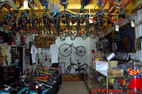 299/A - Bicycle Heaven, USA