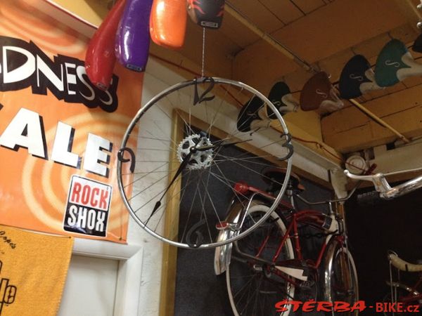 299/A - Bicycle Heaven, USA