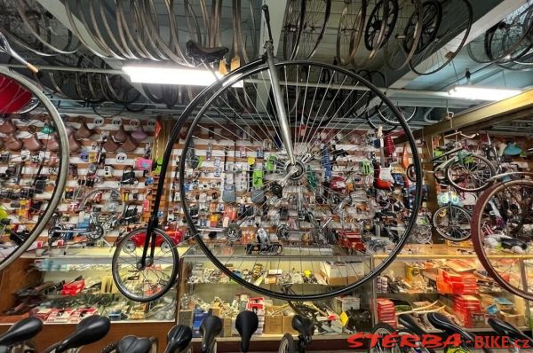 299/A - Bicycle Heaven, USA