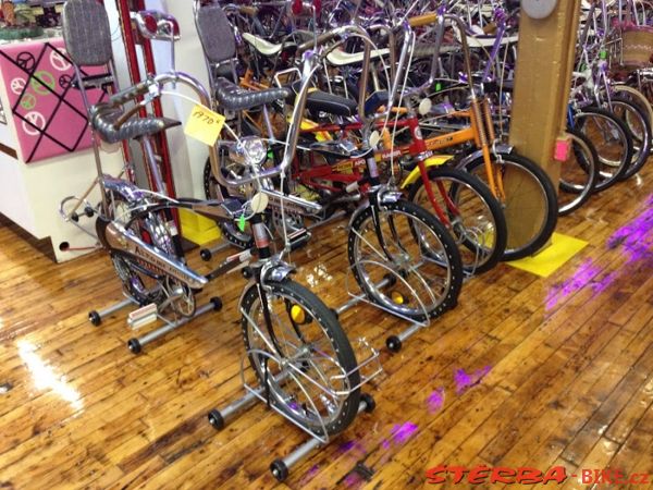 299/A - Bicycle Heaven, USA