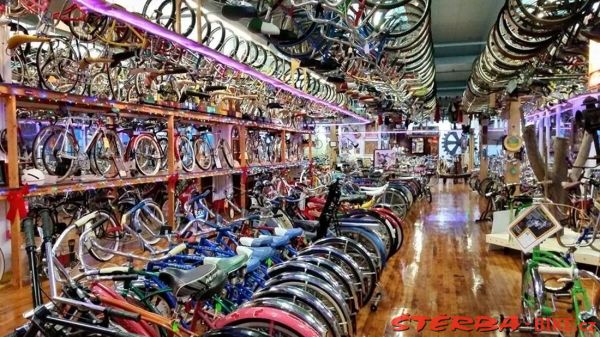 299/A - Bicycle Heaven, USA