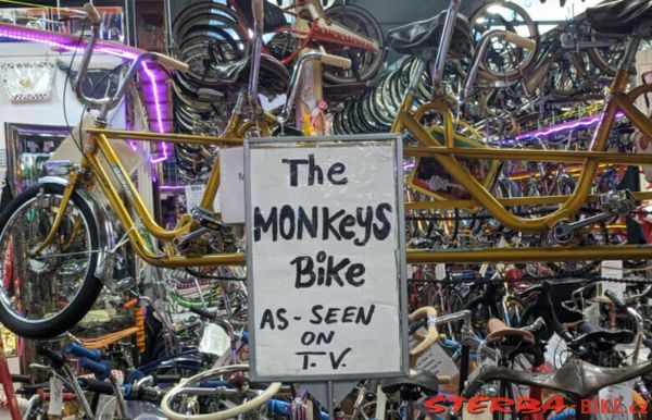 299/A - Bicycle Heaven, USA