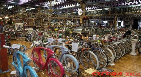 299/A - Bicycle Heaven, USA