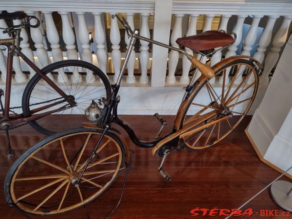 Ride On! Elliot Hickory