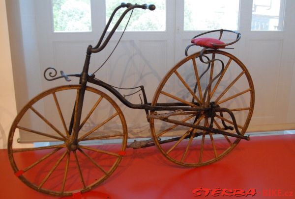 The exhibition "The velocipede - a modern object"