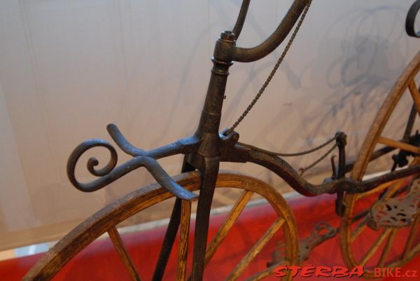 The exhibition "The velocipede - a modern object"