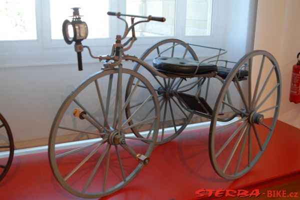 The exhibition "The velocipede - a modern object"