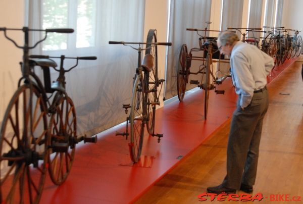 The exhibition "The velocipede - a modern object"