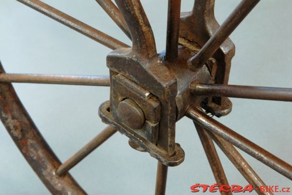 High wheel with suspension, France - around 1873