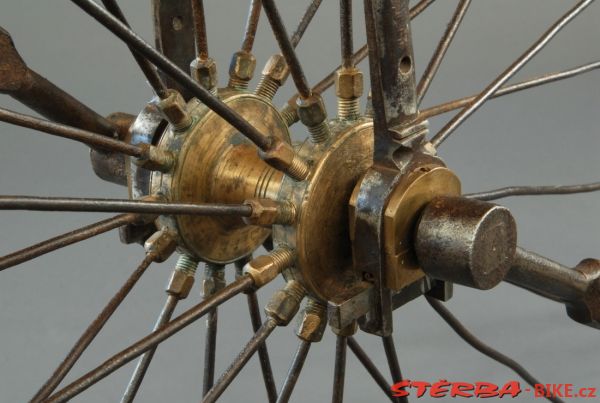 High wheel with suspension, France - around 1873