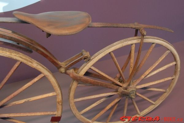 The exhibition "The velocipede - a modern object"