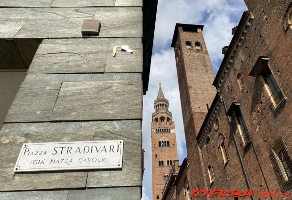 Cremona hostitelka