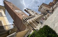 Cremona hostitelka