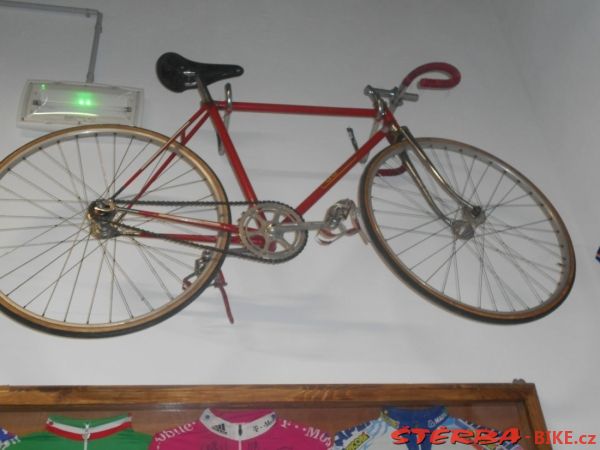 323 Expo Cycles Bédoin Ventoux