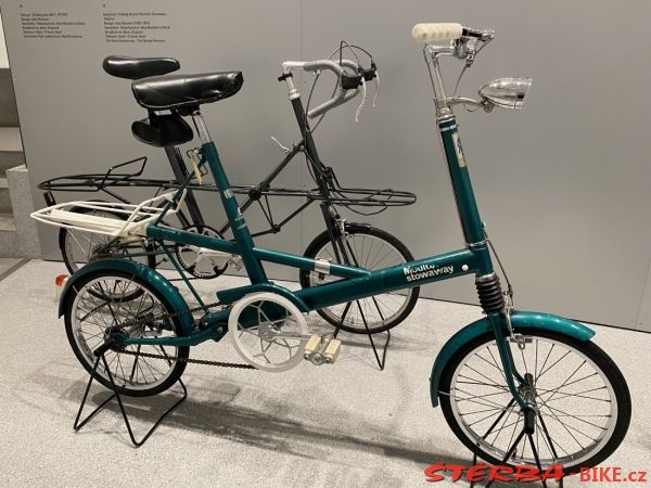 320/A - Pinakothek der Moderne München