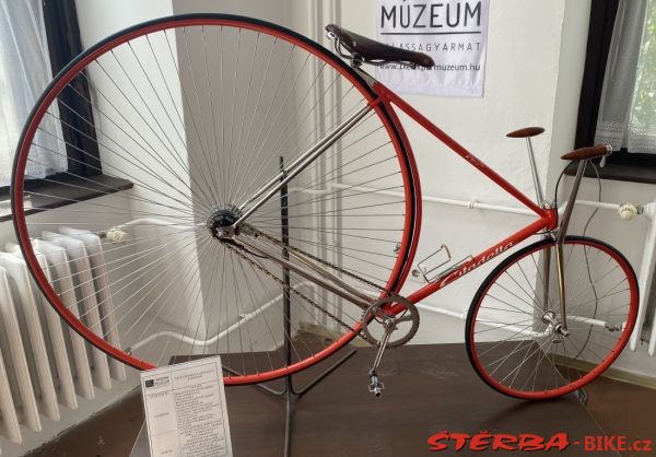 324/C - 1.Kérékpar muzeum