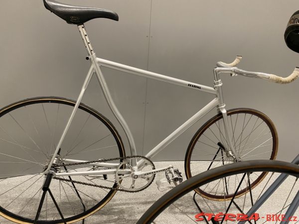 320/A - Pinakothek der Moderne München