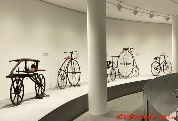 320/A - Pinakothek der Moderne München