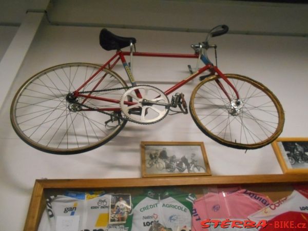 323 Expo Cycles Bédoin Ventoux