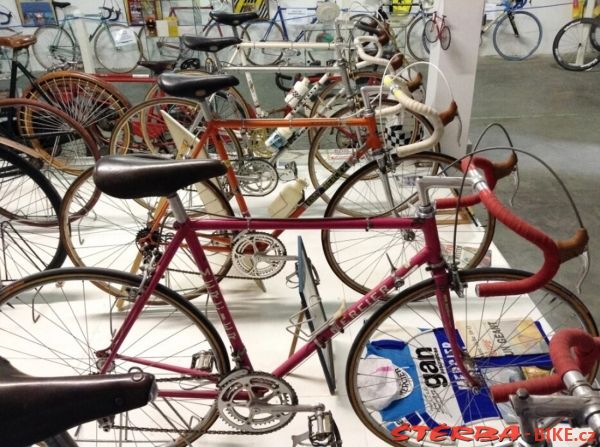 323 Expo Cycles Bédoin Ventoux