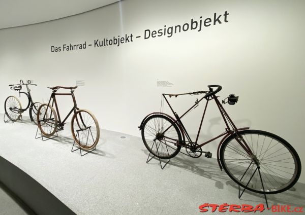 320/A - Pinakothek der Moderne München