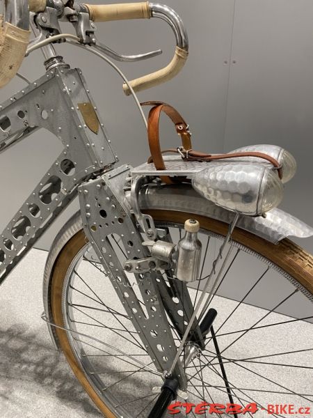 320/A - Pinakothek der Moderne München