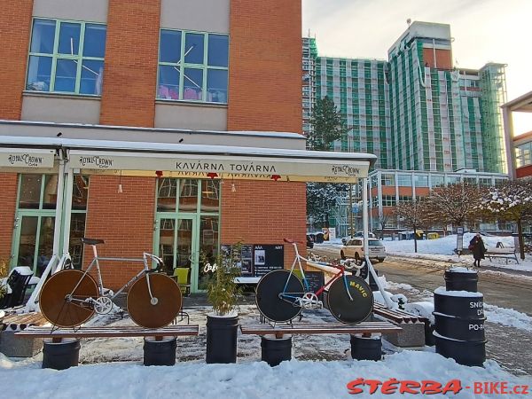 325 - Café Továrna 2023