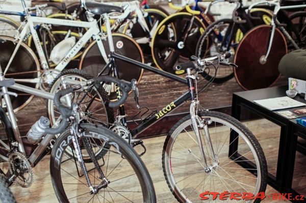 325 - Café Továrna 2023