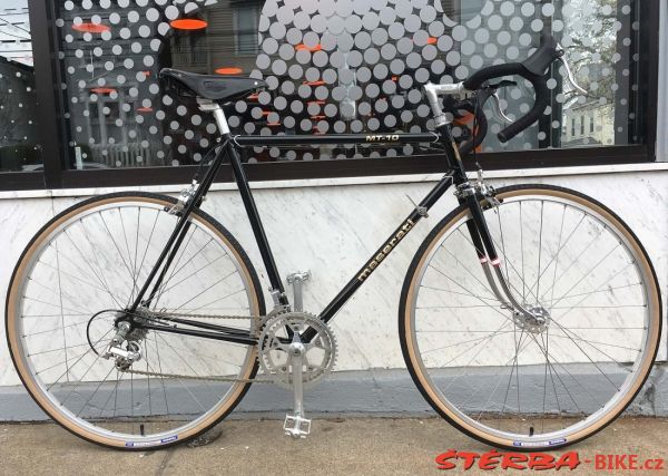 327/B - Maserati museum, Modena