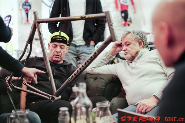 325 - Café Továrna 2023