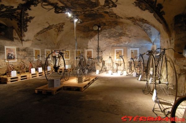 Výstava historických kol – Králův Dvůr 2011