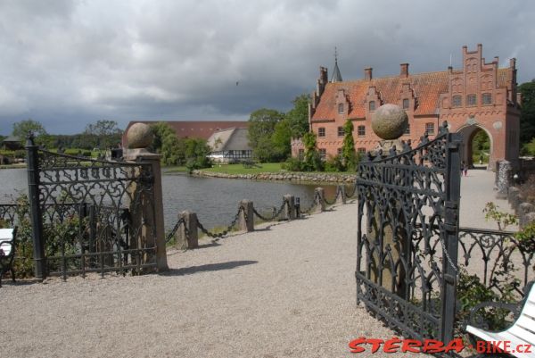 43/B - Egeskov - museum and castle, Denmark