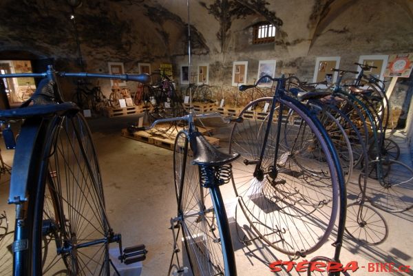 The exhibition historic bicycles - Králův Dvůr 2011