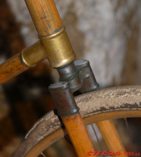 Králův Dvůr 2011- dřevěná kola