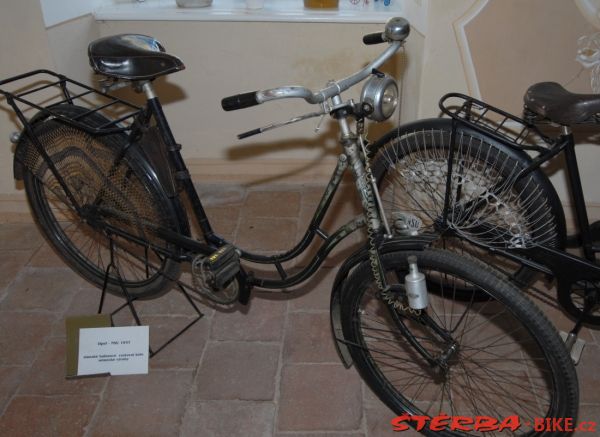 50 - The exposition of antik bicycles – Luhov, Czech Republic