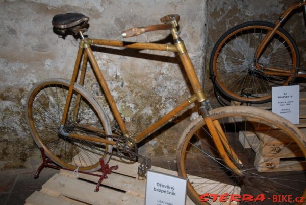 Králův Dvůr 2011- wood bicycles