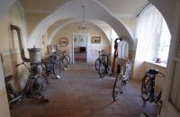 50 - Výstava historických kol  – Zámek Luhov, ČR